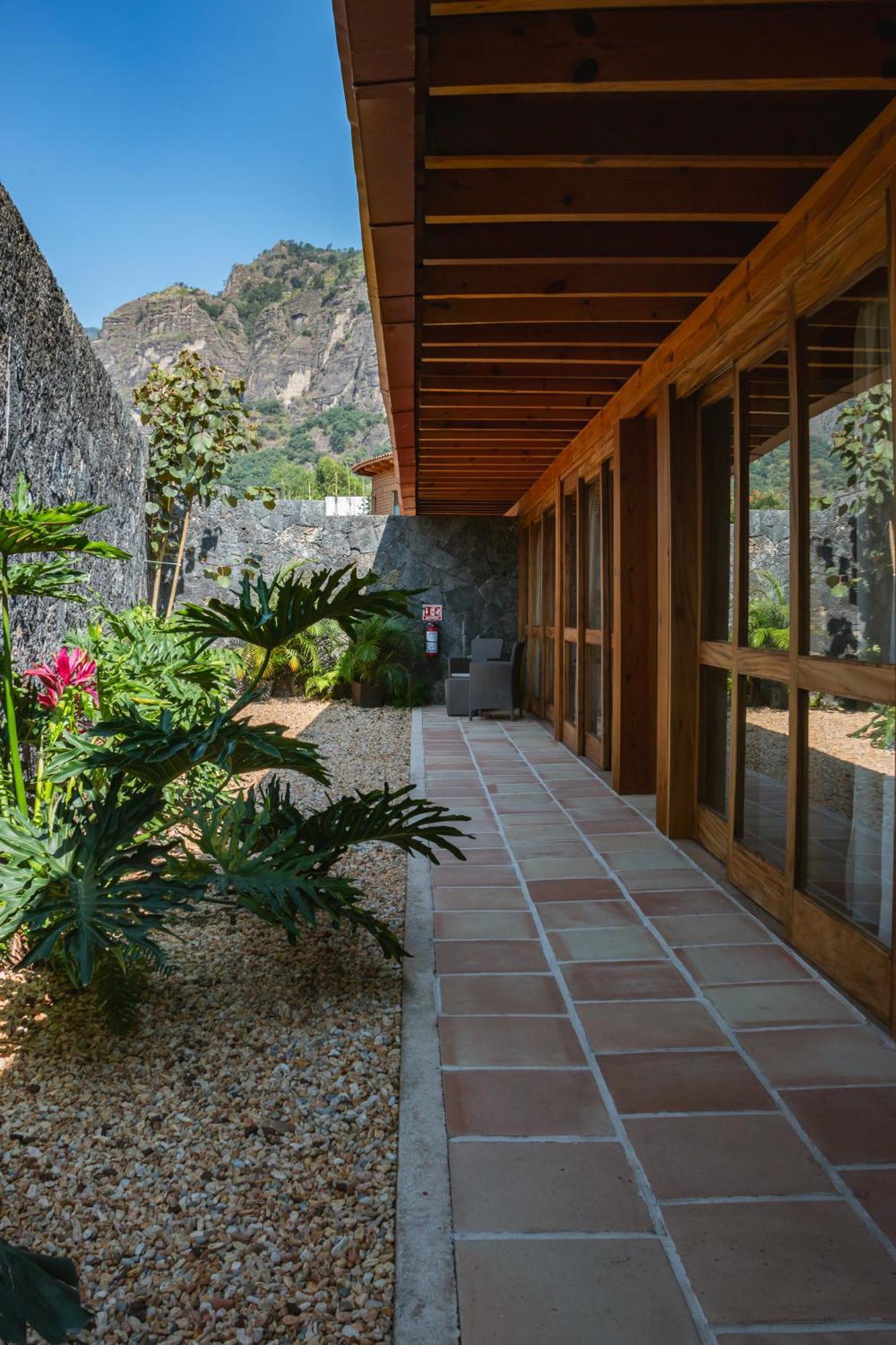 La Hacienda Tepoztlan Awarded - Firenze Entremuros Villa Bagian luar foto